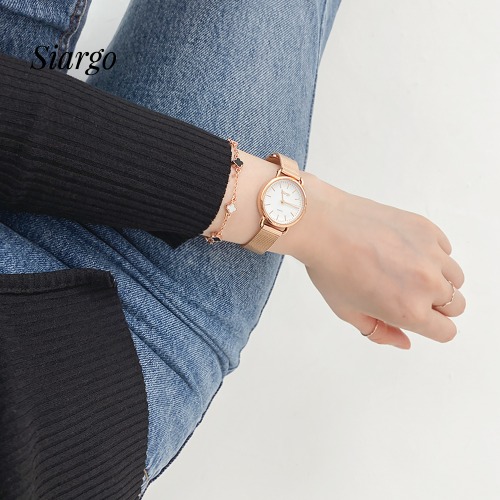 Caper Collection - 감각적 디자인의 시계 이미지